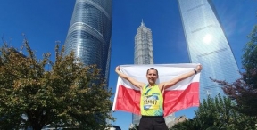 Piotr Łobodziński - wygrywa bieg finałowy Towerrunning Tour w Szanghaju