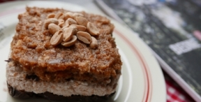 Jagodowy snickers bez pieczenia