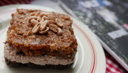 Jagodowy snickers bez pieczenia